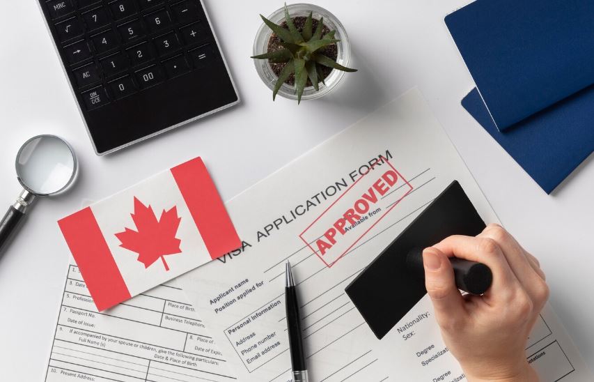 캐나다 난민신청 28만건… “절반 이상 처리 못 해” 논란 확산 - CKNNews 이미지